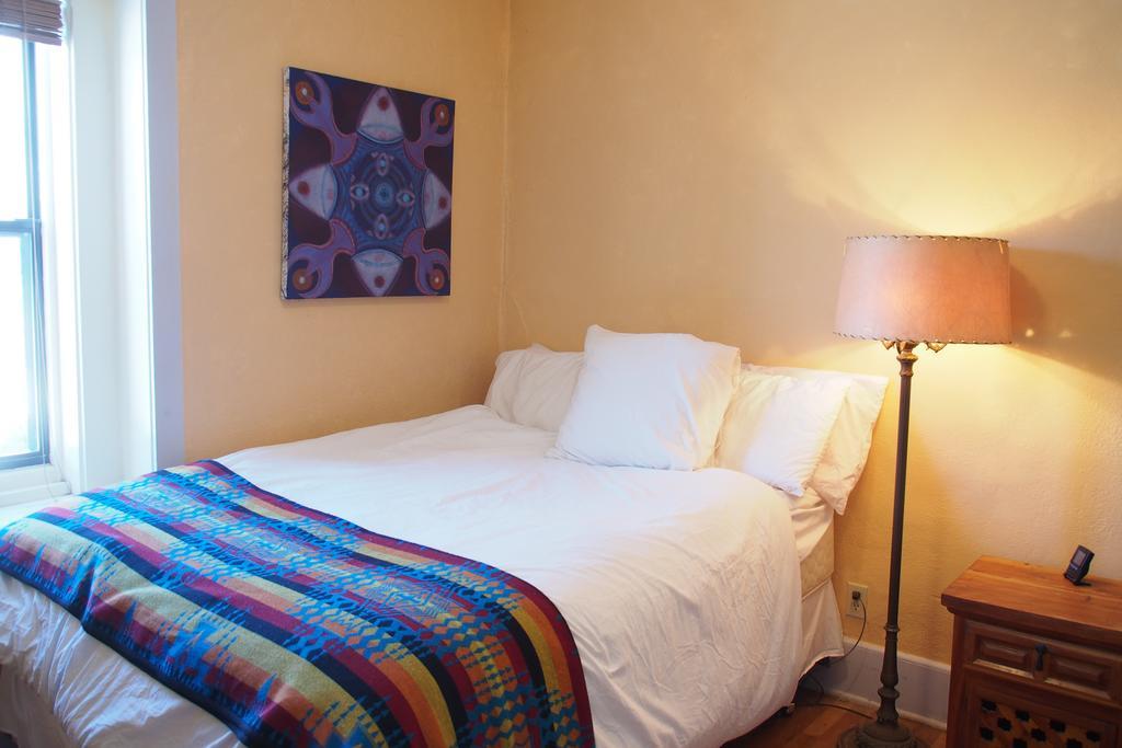 Taos Goji Farm & Eco-lodge Retreat Farm stay Arroyo Seco