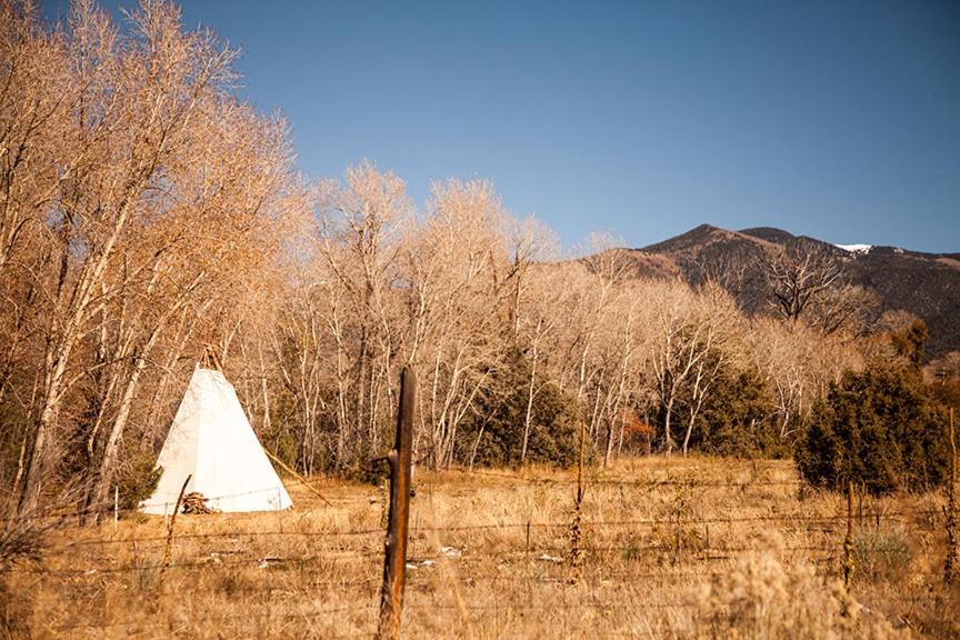 Taos Goji Farm & Eco-lodge Retreat Agroturismo Arroyo Seco