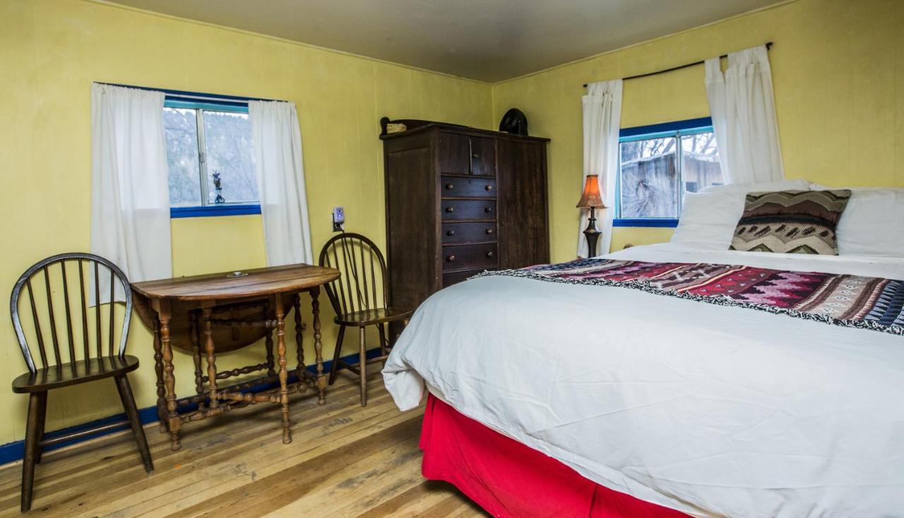 Taos Goji Farm & Eco-lodge Retreat * Arroyo Seco